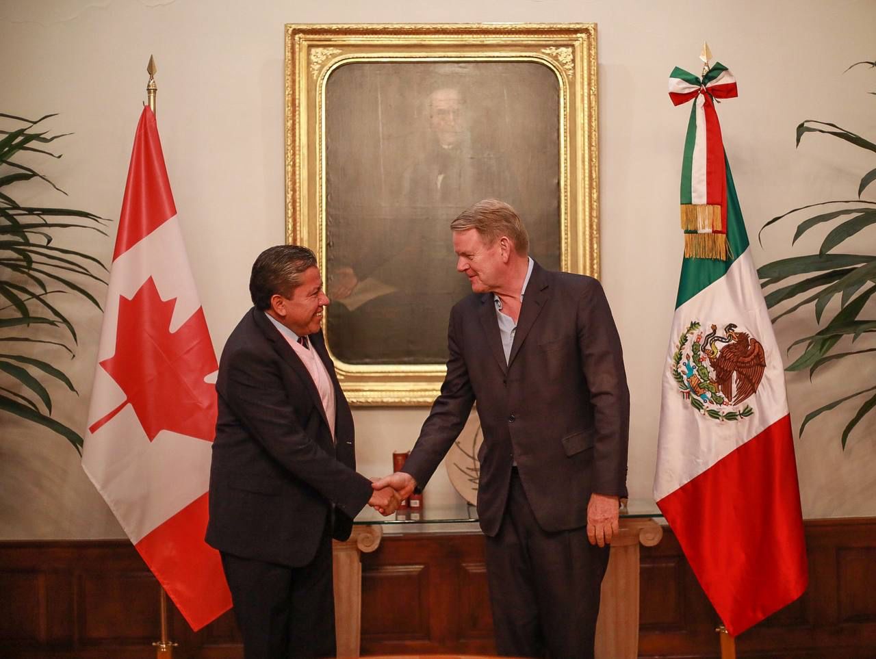 Recibe David Monreal al Embajador de Canadá en México, Graeme Christie Clark. Noticias en tiempo real