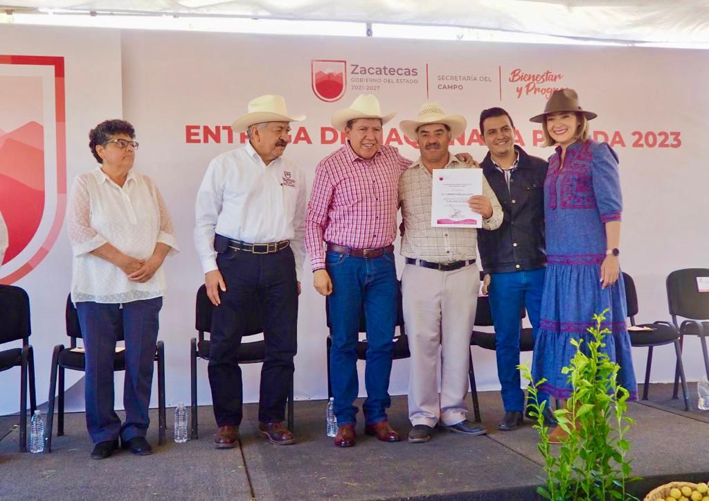Luego de 20 años, Zacatecas adquiere maquinaria pesada para fortalecimiento de la actividad agrícola y ganadera: Gobernador David Monreal. Noticias en tiempo real