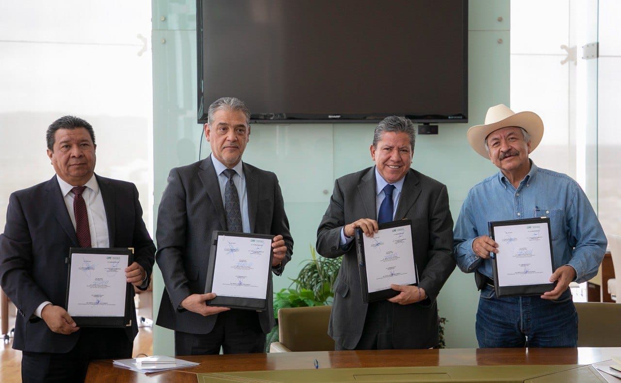 Gobernador David Monreal y Director de la CFE firman convenio para subsidiar adeudos históricos de 11 mil 352 productores del campo zacatecano. Noticias en tiempo real