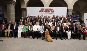 Alejandro Armenta presenta a nuevos integrantes de gabinete