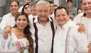 Huacho Díaz acompaña a AMLO en recorrido de Tren Maya