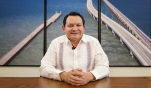 Huacho Díaz anuncia reemplacamiento vehicular Yucatán 2025